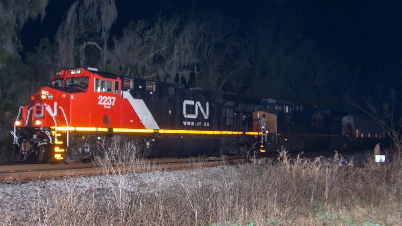 CN & Ex-Citirail lead an ethanol train, Family Lines system in Wax and a local in Folkston.