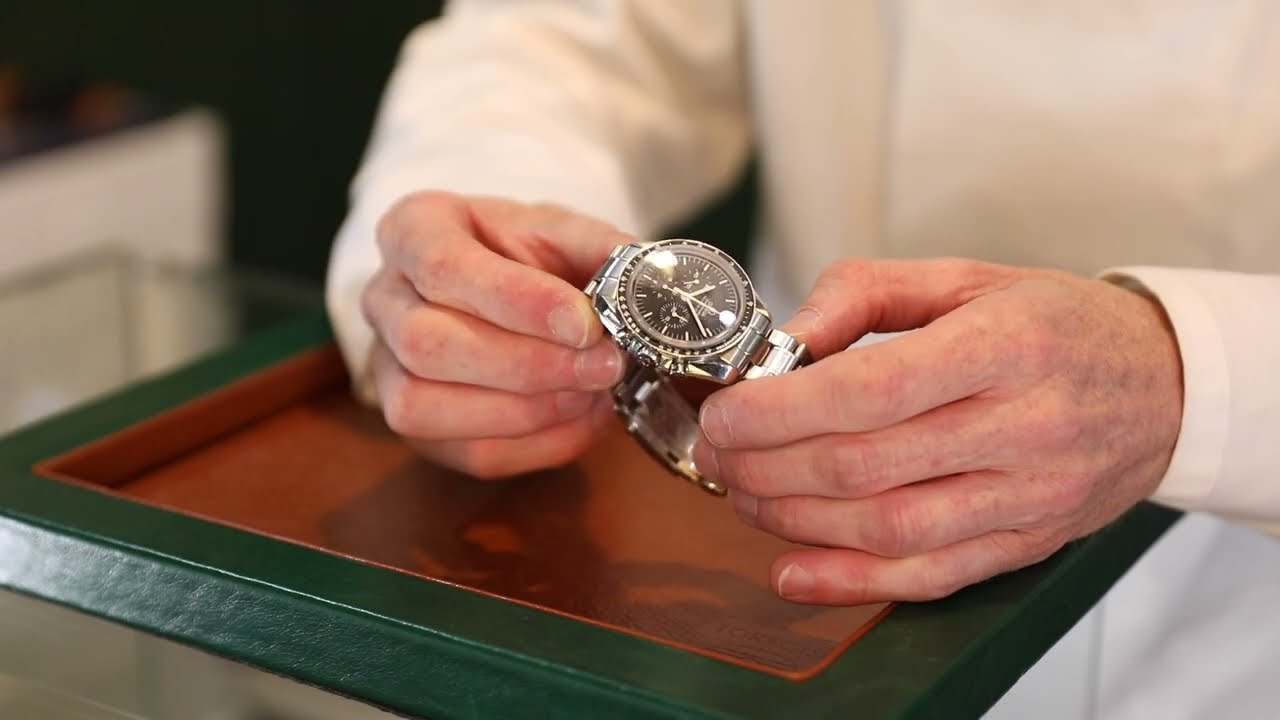 EXPERT watchmaker Simon FREESE does what he does best and handles an Omega Speedmaster