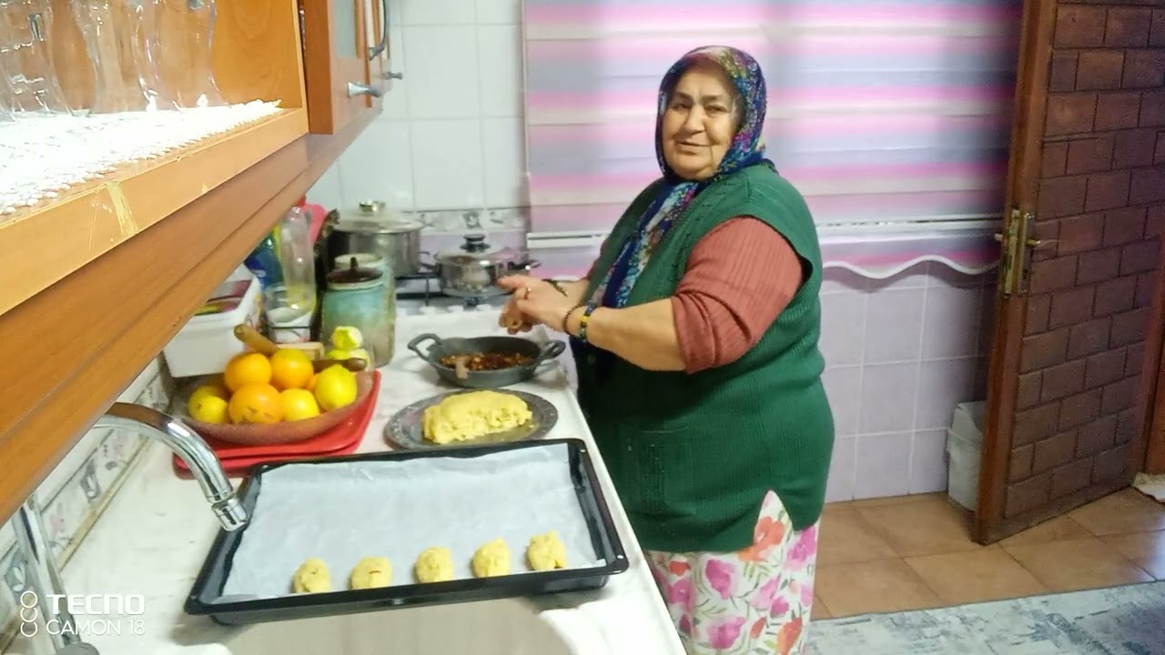 Beyaz fasülye yemeği bulgur pilavı  Elmalı kurabiye yaptım beğenirseniz mutlu olurum arkadaşlar vide