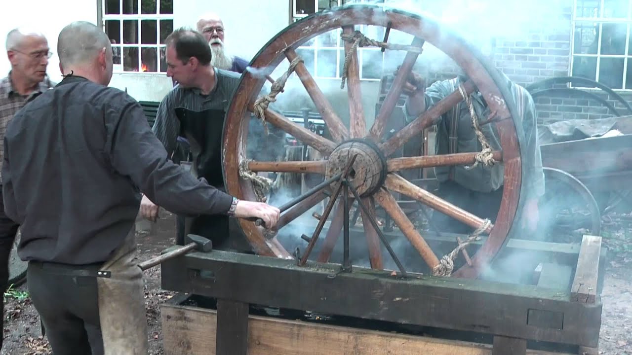 Hoepelbranden in Nederlands Openlucht museum