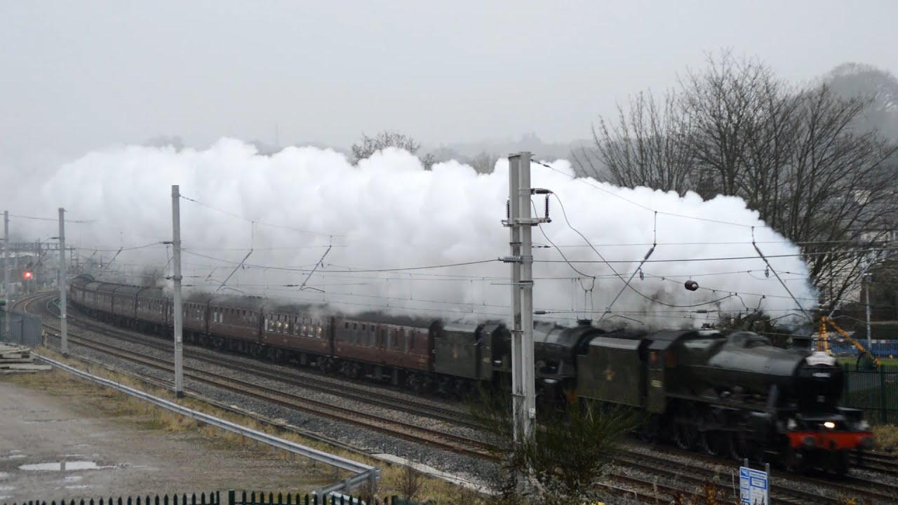 LMS Double Header Santa Special 46115 Scots Guardsman & 45562 Alberta at Oxenholme + Bonus Footage