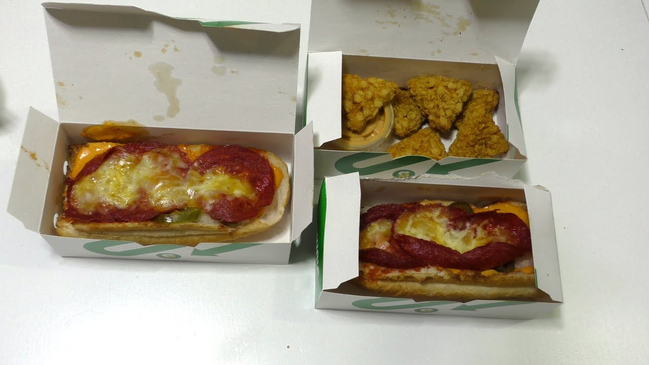 Тосты Subway и куриные кусочки начо