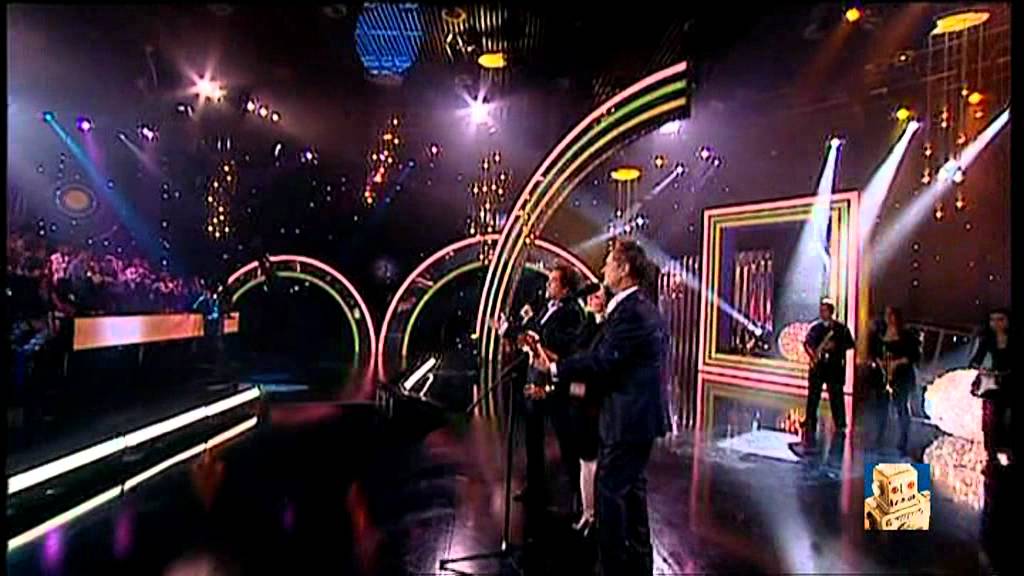 Alaska y D&uacute;o Din&aacute;mico - Resistir&eacute; (Gala Fin de A&ntilde;o)