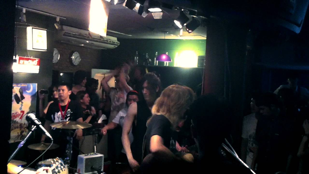 The Yers - พูด Live at Playyard ( Fancam )