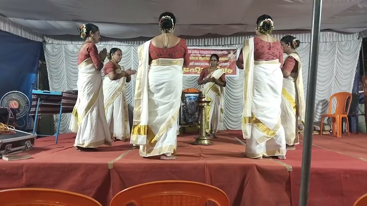 ഞങ്ങൾ 