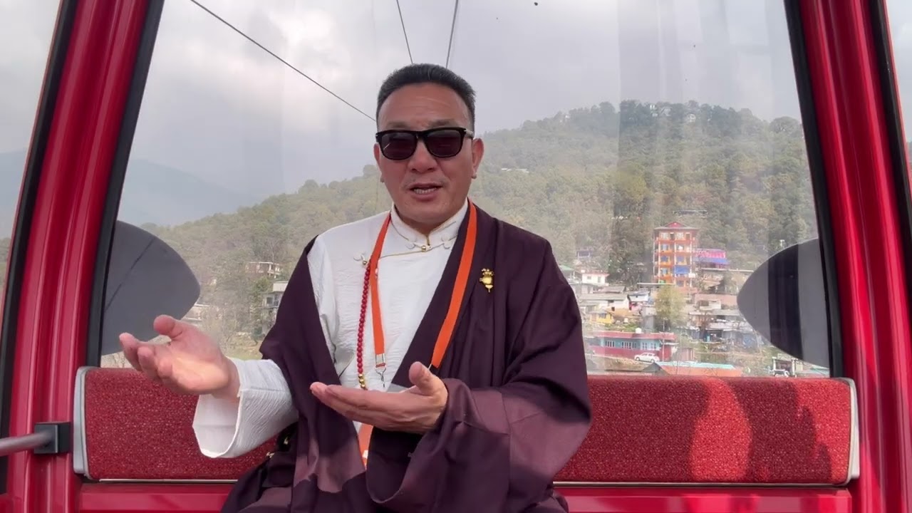 ༼སྟོན་པ་གཉིས་པར་འཕེལ་ལམ་སྐོར༽ About H. H. The Great Dalai Lama’s travels    