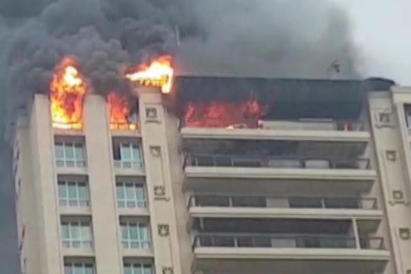 Major fire at 22nd floor of Hiranandani tower, Mumbai