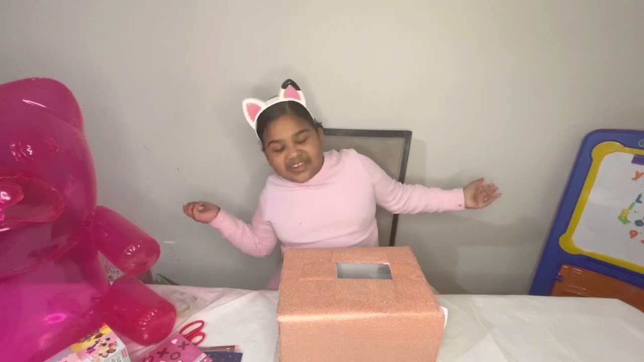 DIY Valentines Day Box For School💗 !(Happy Valentines Day Box💕)