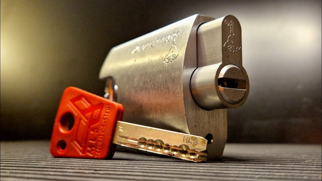 Picking a tricky Mul-T-Lock model G padlock