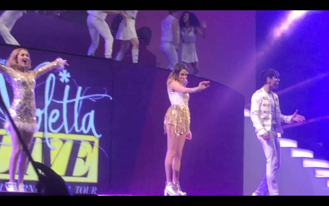 Violetta - Gira Mi Cancion (Violetta Live - Clermont-Ferrand)
