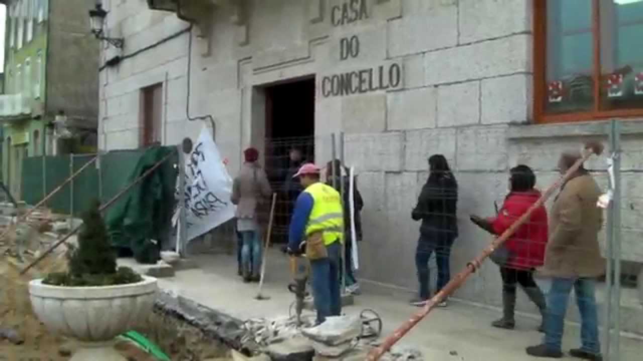 Concello de Tomi&ntilde;o deixa sen traballo aos vendedor@s ambulantes de peixe, febreiro 2015.