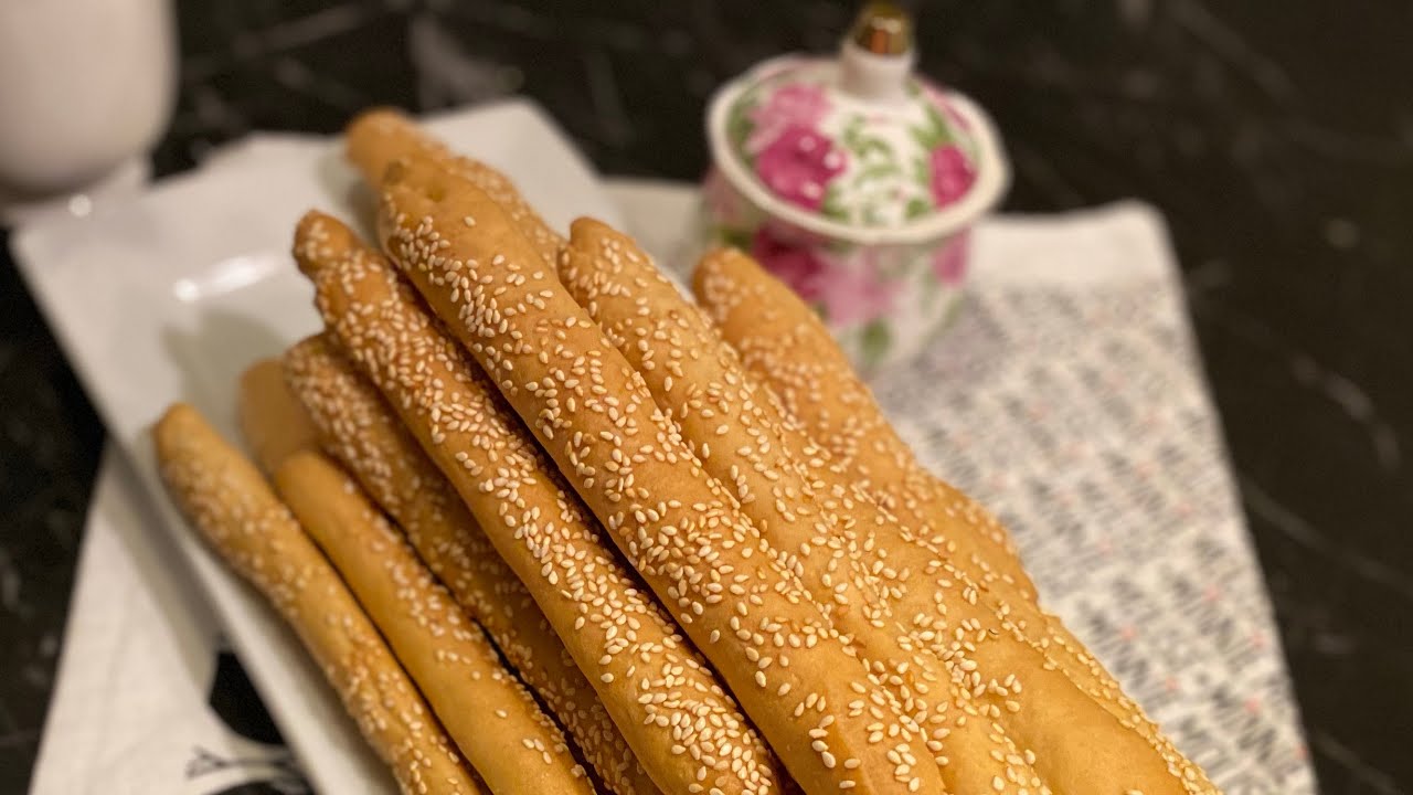 Homemade Sesame bread sticks / احلي بقسماط