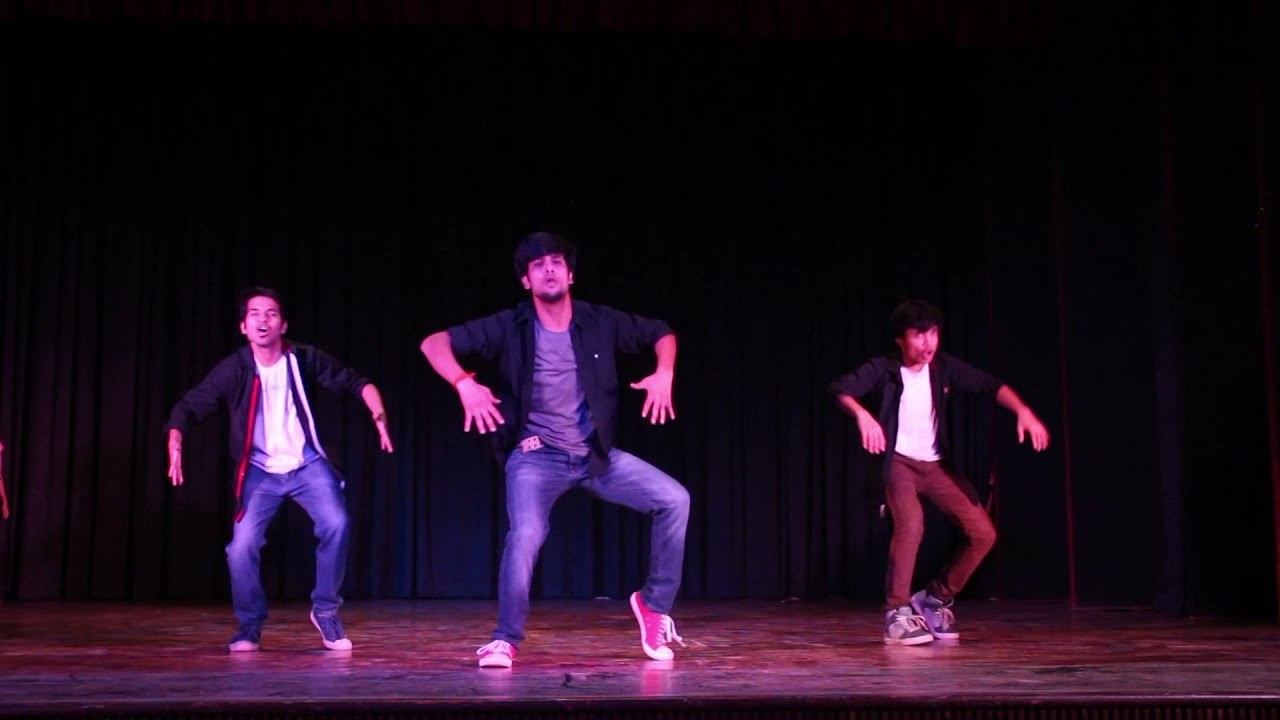 'Ladki Beautiful kargyi chull' by DC || IDP 2016 || IIT DELHI