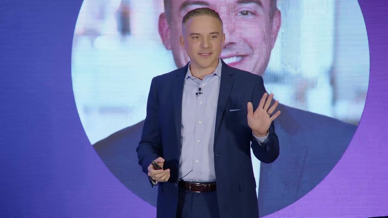 Brett Kiley Keynote on How to Create Predictive and Proactive CX