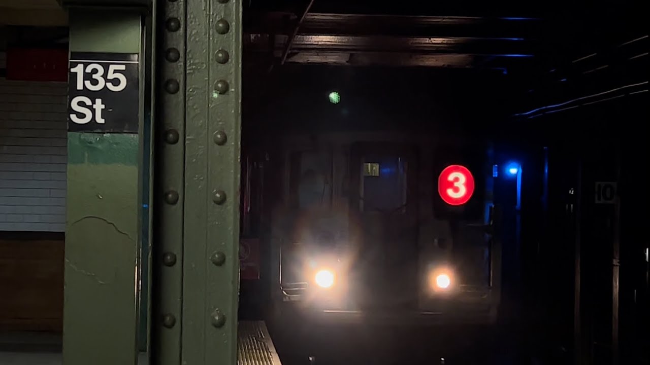 IRT Lenox Ave Line: R62 (3) Shuttle Train Ride from 135th Street to Harlem-148th Street via Track M