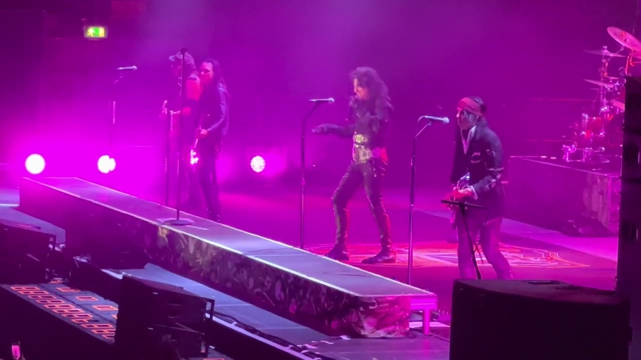 Hey Stoopid! & Fallen in Love, Alice Cooper, AO Arena Manchester, 27.05.22