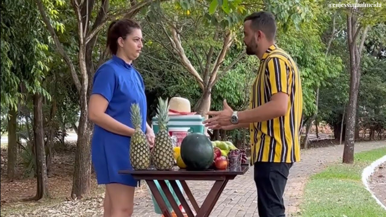 Ele humilhou ela por vender frutas na rua sem imaginar quem ela se tornaria.