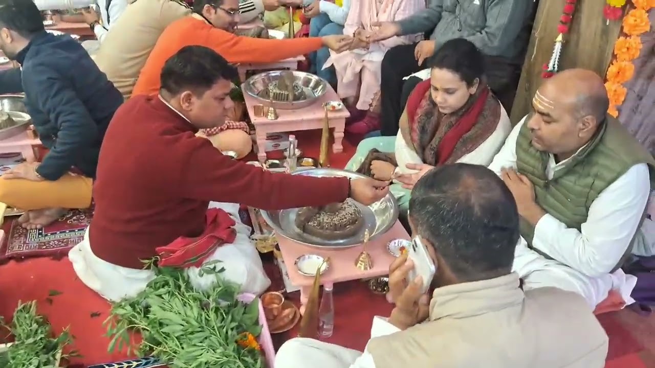 देवभूमि उत्तराखंड में महाशिवरात्रि की पूजा अर्चना करते भक्तजन हरिद्वार में हर हर महादेव🙏🥰❤️❤️🧿