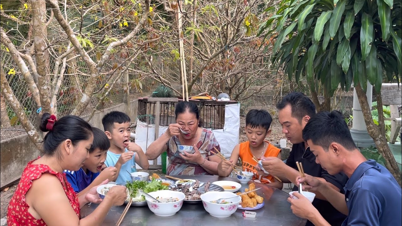 Những Ngày Giáp Tết Trời Se Lạnh Qua Mẹ Nấu Nồi Cháo Ăn Ấm Lòng !