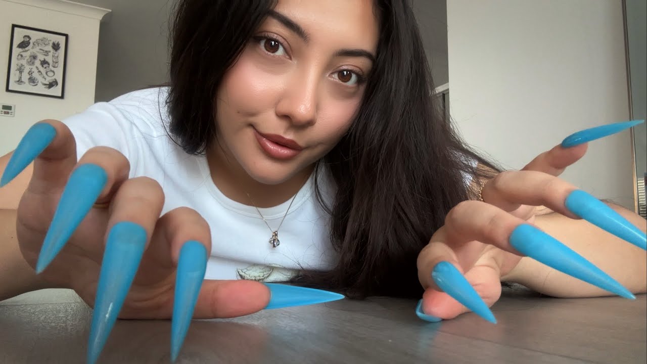 ASMR floor tapping and scratching 💅 LONG nails