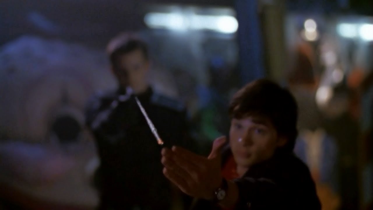 Clark Kent's Powers - Super Speed -- (Smallville - S1-2; E3)
