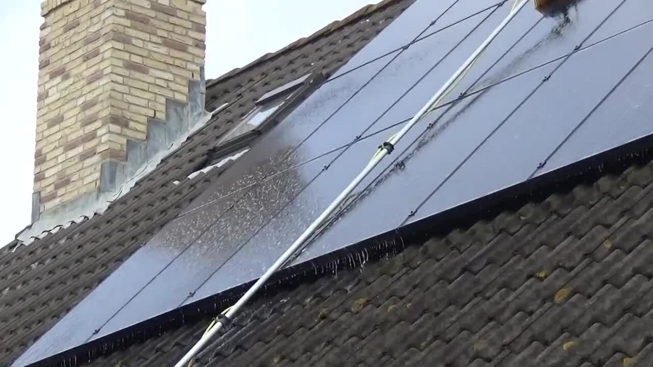 Zonnepanelen reinigen met Polywater Solar Panel Wash.