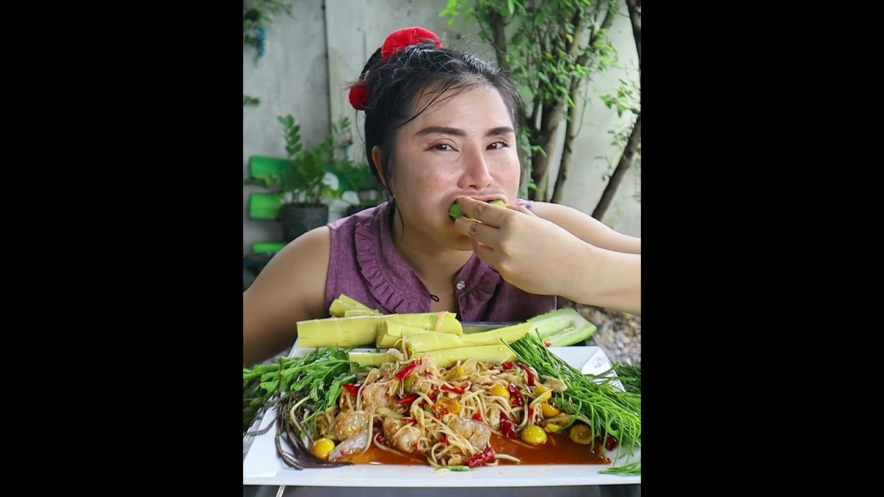 ตำบักฮุ่งกุ้งสดนัวๆยามเที่ยงจ้า | แพทตี้ กินแบบสไตล์บ้านๆ