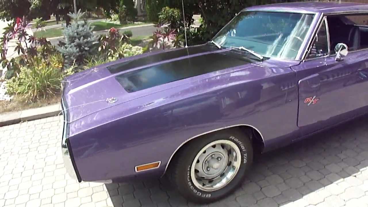 Muscle Car Fast Mopar Muscle Car 1970 Dodge Charger R/T SE 440 Six Pack Restored