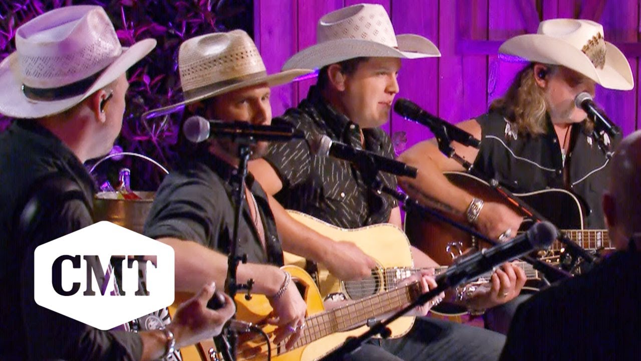 Jon Pardi Performs 