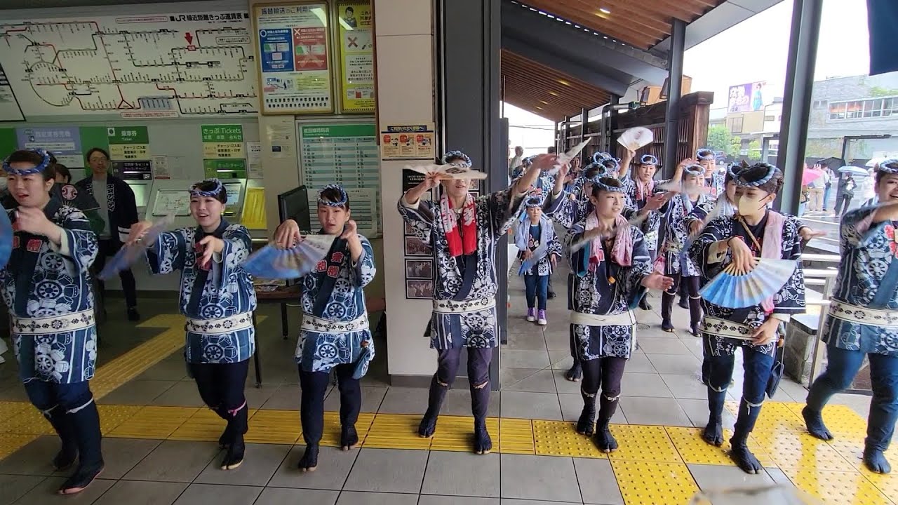 佐原の大祭 下川岸区  駅前 出迎え踊り披露    清水芸座連