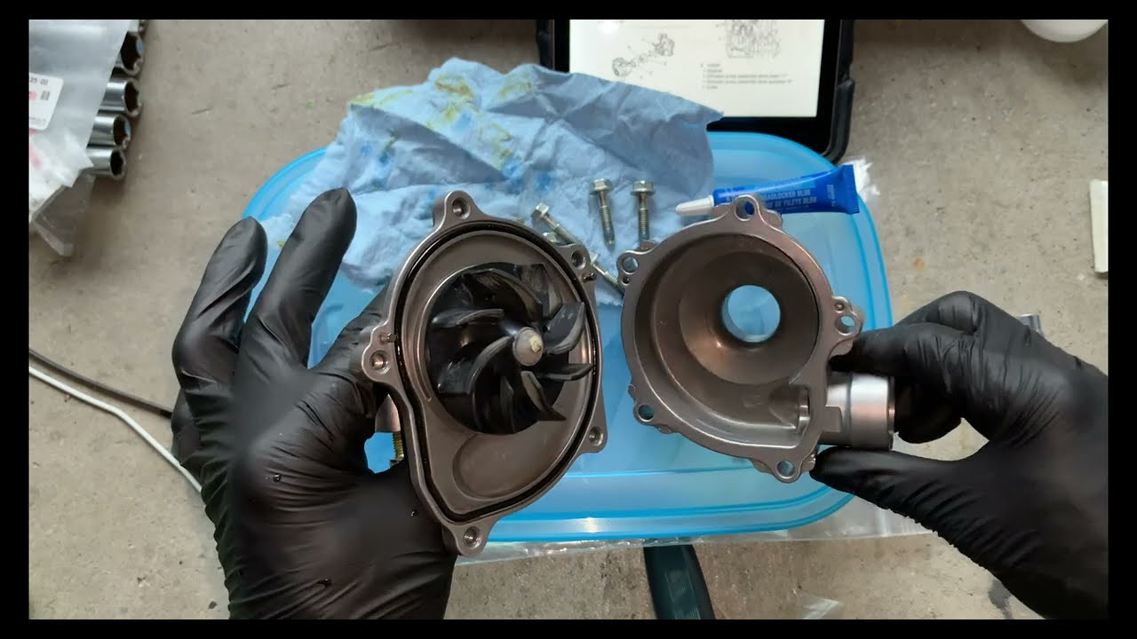 2007 Yamaha R1 Water Pump Repair Part 2 / Mechanical Seal / Oil Seal / bearing