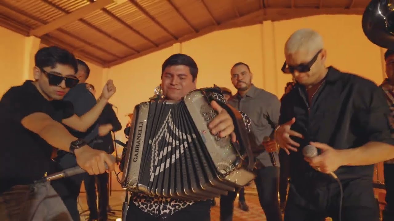 Alta Consigna X Banda Renovaci&oacute;n X &Aacute;ngel Montoya - Los Ninis [En Vivo]