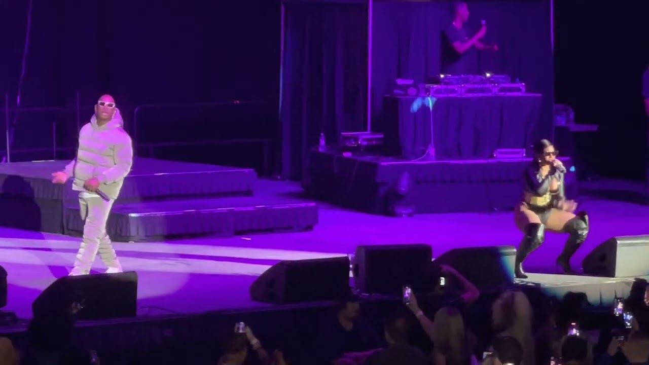 Jingle Jam Ja Rule & Ashanti Opening Song Mesmerize & Intro in Lexington Kentucky 12/9/2022