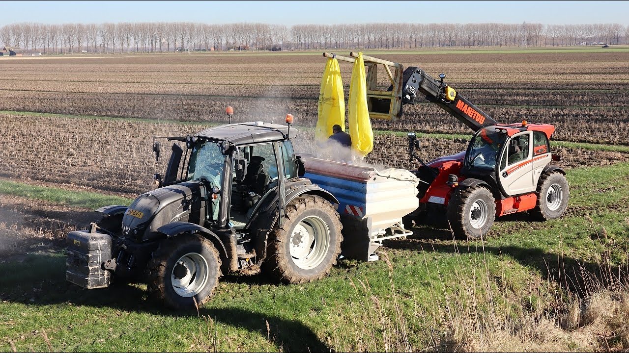 Spreading Fertilizer w/ Valtra n174 & Lemken Polaris 14 | Kunstmest Strooien | Kunstdünger Streuen