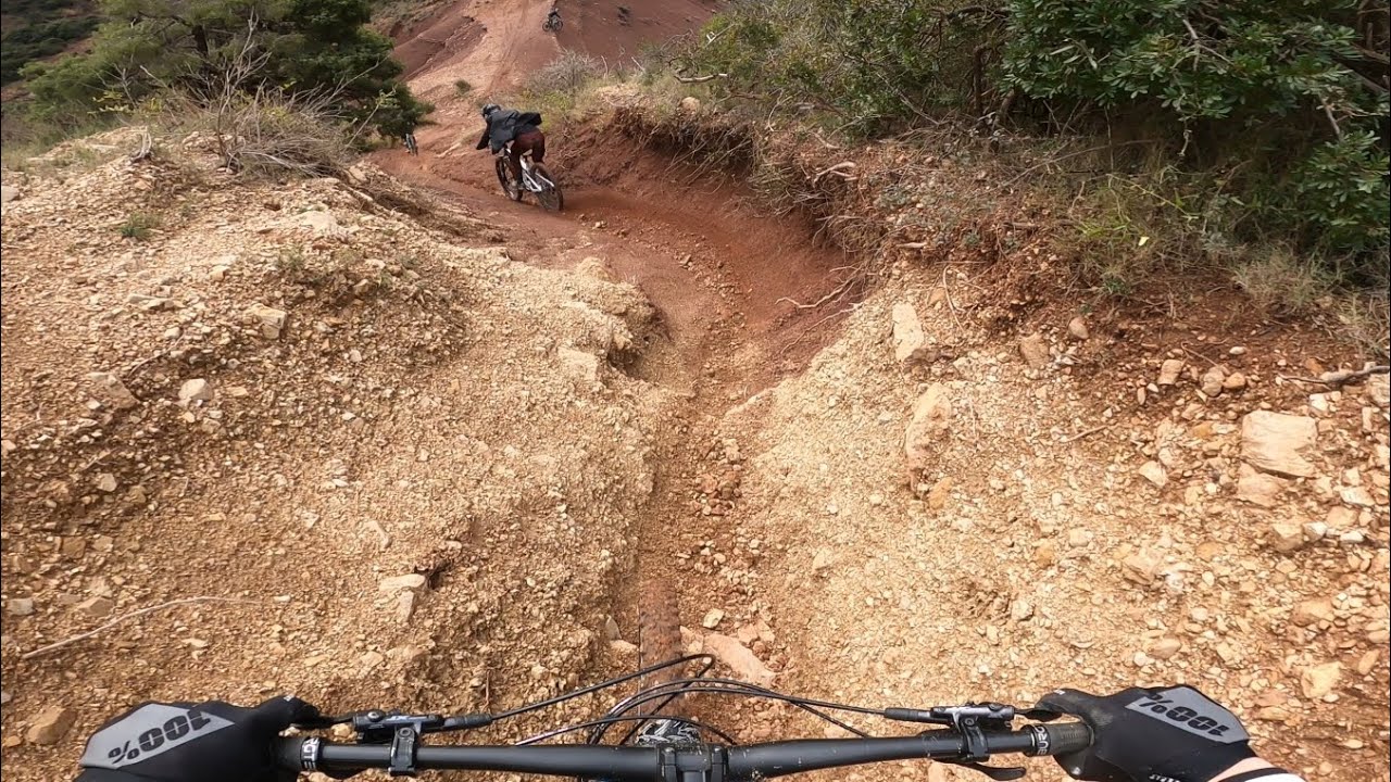 Enduro/Freeride autour du Rocher des Vierges. raide/technique/fullgazz que du plaisir 😛