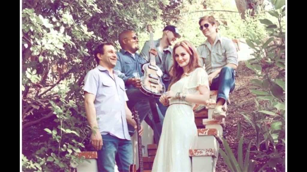 Leighton Meester - Entitled (Live on KissFM Seattle)
