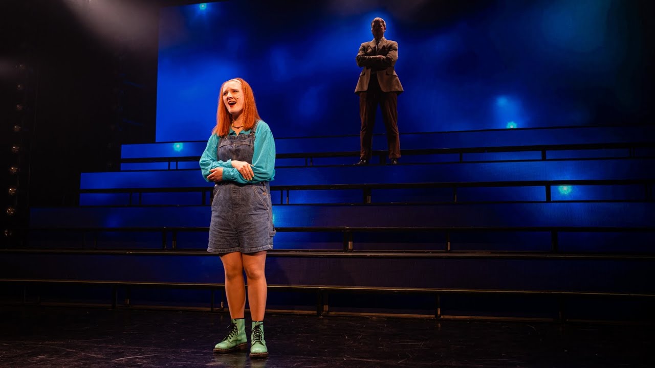 Lige der hvor hjertet sl&aring;r [VI MALER BYEN R&Oslash;D: THE MUSICAL &ndash; Musicalteatret 2024]