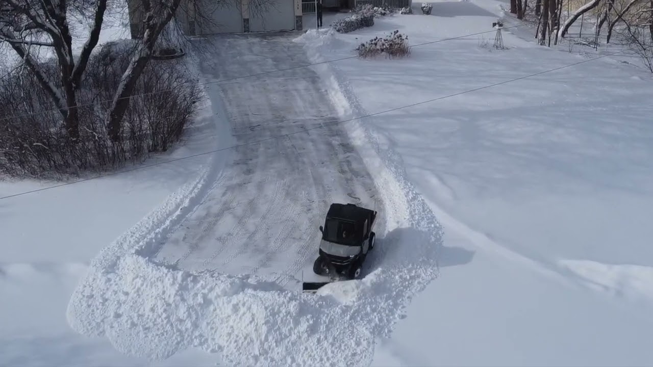 Plowing Snow with the Polaris Ranger UTV &ndash; Winter Workhorse in Action! ❄🚜