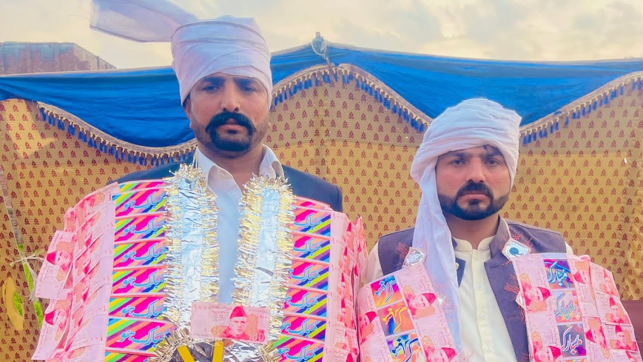 رسم استقبال! بہادر کمبوہ اور نادر کمبوہ اپنے استاد صاحبان کا استعمال کرتے ہوئے 