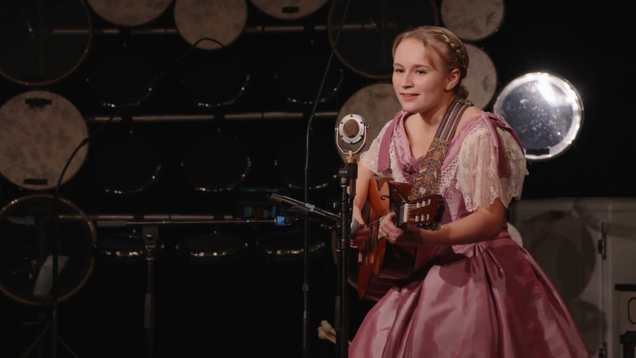 La Llorona - Spanish Traditional, cover by Ella and Grace Martin of VOENA