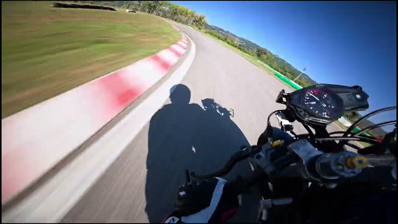Circuito internazionale del volturno. Yamaha r3