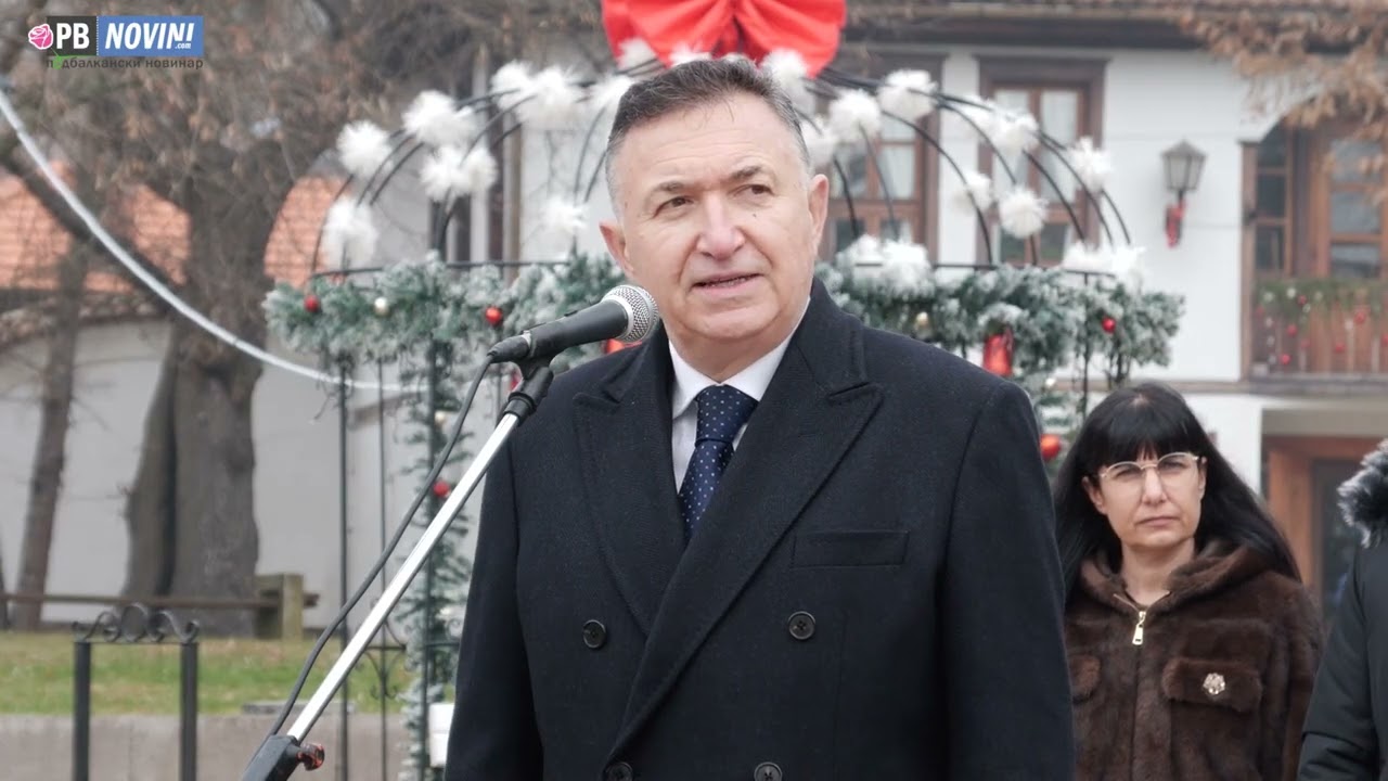 Стотици се поклониха пред Ботев в Калофер