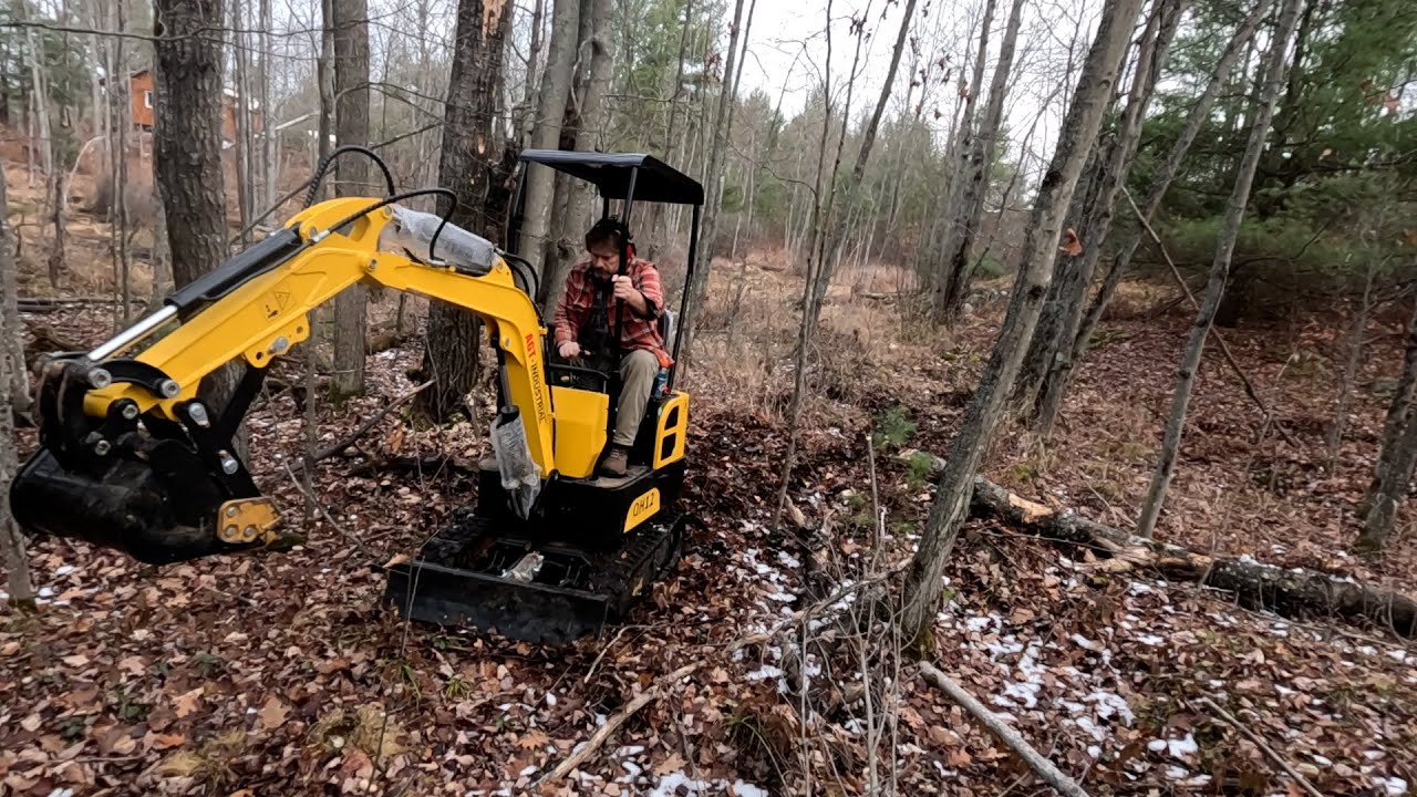 Noob Mini Excavator Fail - First time on the mini Ex.