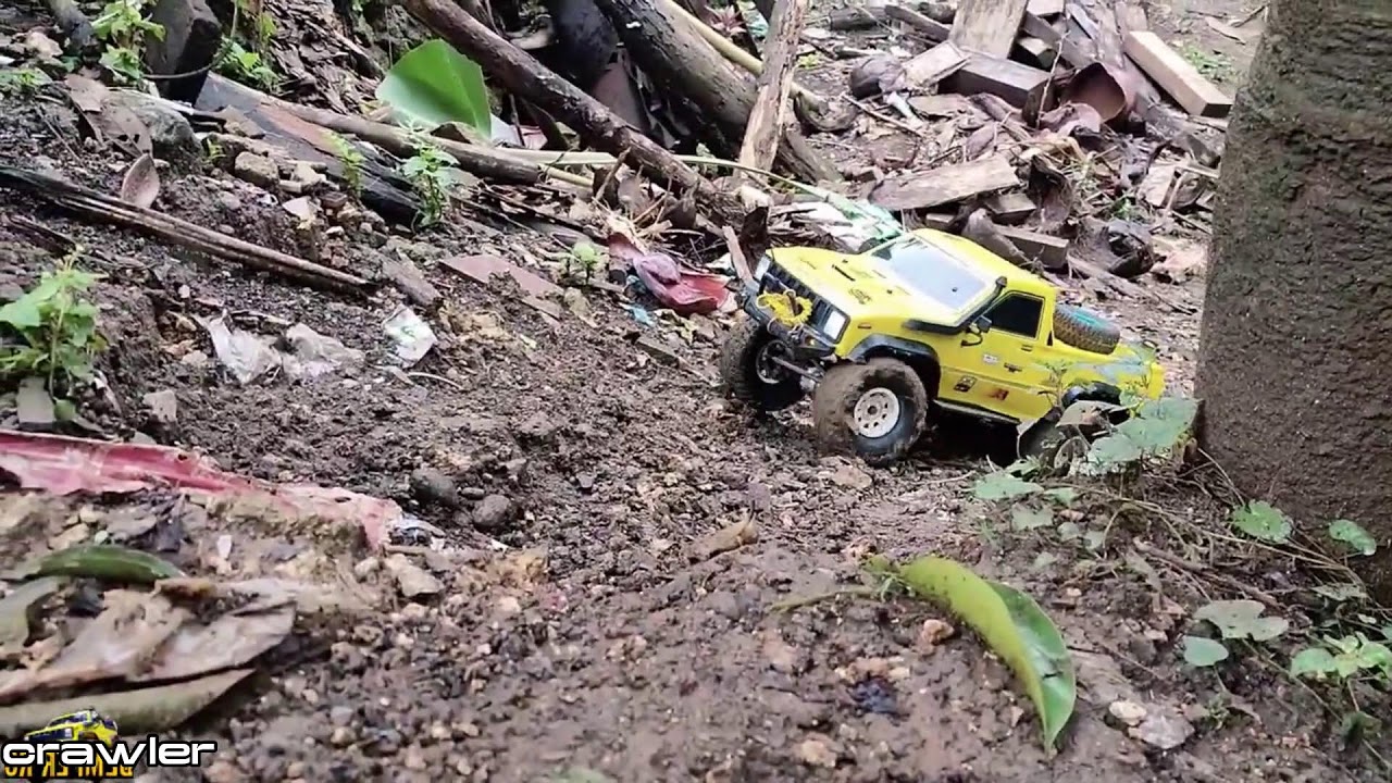 This RC Truck Carries a FULL LOAD Through Extreme Mud… UNSTOPPABLE! 16