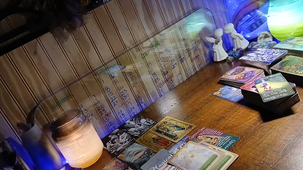 Лео 💚♌️Ты задел нерв, который тронул каждую смешную косточку 👑С головы до ног 🥰Задел глубже, чем ...
