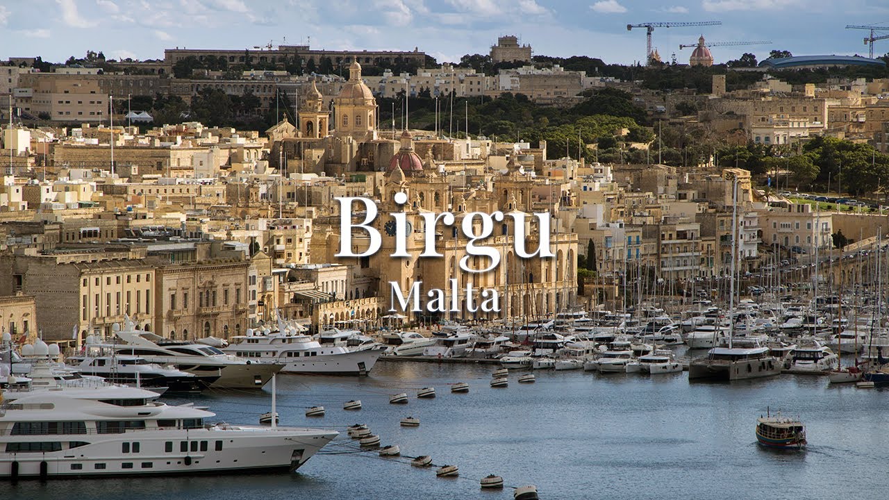 Exploring Birgu - From Daytime Streets to Evening Harbour #malta #birgu