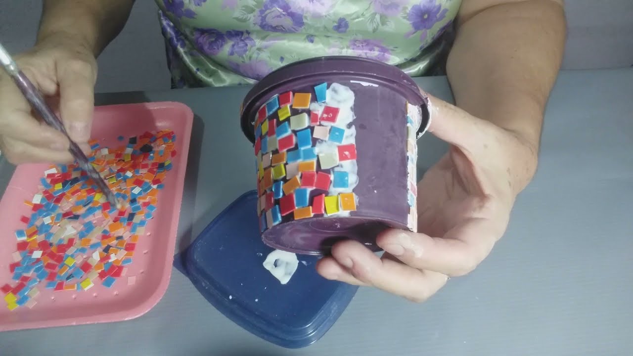 Como fazer mosaico em vasos