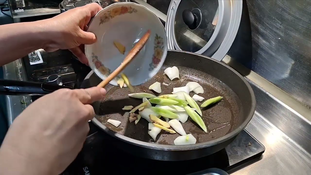Goreng ikan saus tomat untuk majikan taiwan 