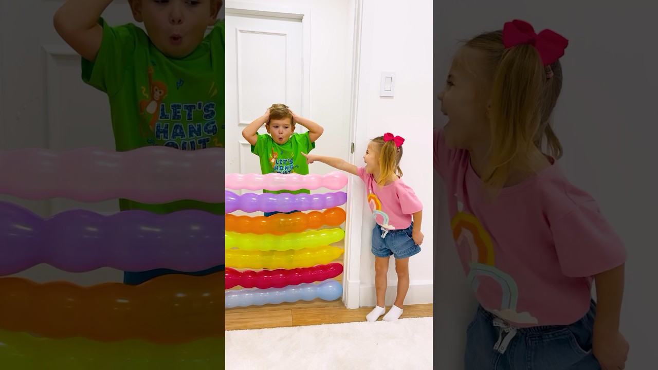 Kids learn to sharing toys and play with balloons