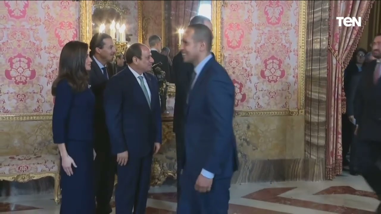 مراسم استقبال الرئيس السيسي في القصر الملكي الإسباني